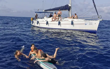 Luxury sailboat ride with drinks and aperitif-Small Groups