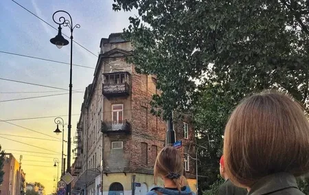 Offbeat Warsaw: Explore the Edgy & Artsy Praga District