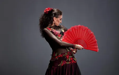 Tapas and Flamenco Show Small Group Tour in Barcelona