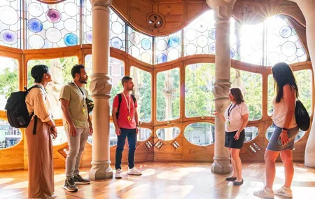 Casa Batllo Fast Track Tour with Optional White Rabbit Museum
