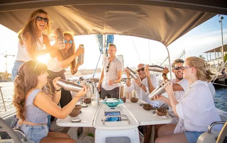 Cocktails Workshop & Sailing Cruise from Barcelona