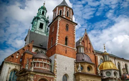 Krakow Expanded - Full Day Tour from Warsaw by private car