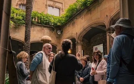 Private Barcelona Art and Tapas Walking Tour with Picasso Museum