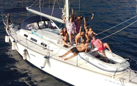 Private 2-Hour Skipper Sailing Tour Up to 11 People