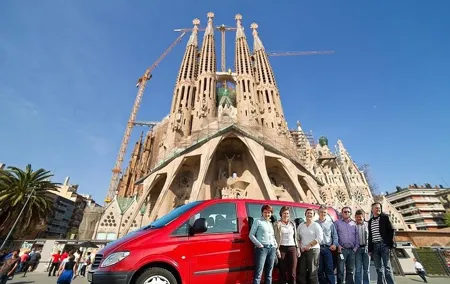 Barcelona Highlights Private Guided Tour with Hotel Pick-up