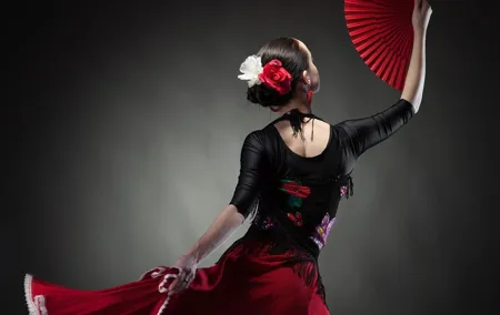 Small Group Barcelona Walking Tour, Flamenco Show & Tapas Dinner