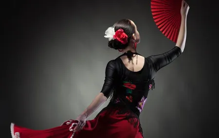 Private Barcelona Walking Tour with Flamenco Show & Tapas Dinner