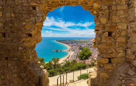 Girona and Costa Brava Private Tour with Pick-up from Barcelona