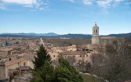 Private Full-Day Girona GOT and Costa Brava Tour