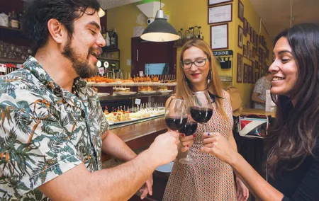Barcelona Tapas & Wine Private Tour in Traditional Taverns