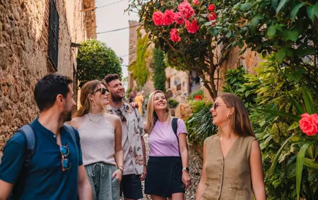 Private Dali Museum, Besalú & Girona Tour from Barcelona