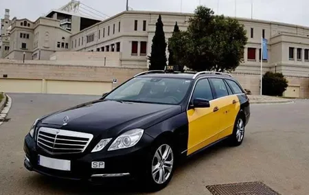 Private Arrival Transfer from El Prat Airport to Central Barcelona