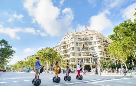 2,5h Gaudí's Works Segway Tour