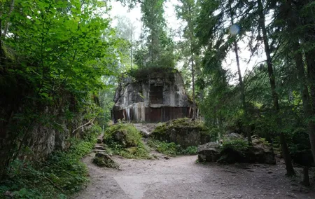 Private Tour Wolf's Lair & Treblinka from Warsaw