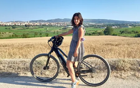 From Barcelona: E-Bike Tour in the vineyards with 2 Wineries