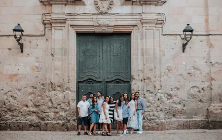Private Vacation Photography Session with Local Photographer in Barcelona