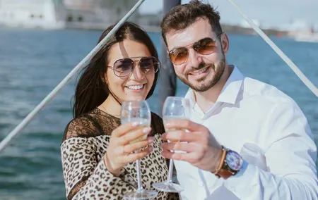 Barcelona 1-hour Boat Trip with Cava and Snacks