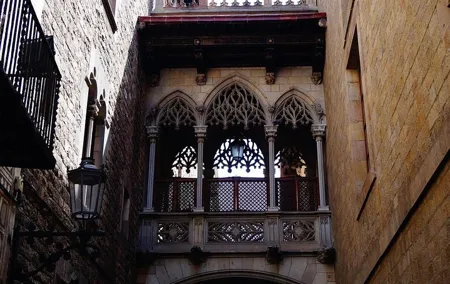 Roman & Gotic & Gaudi in Barcelona: private walking tour