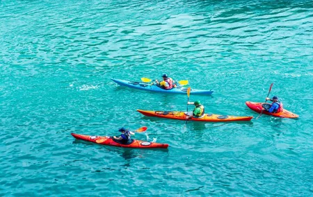 Barcelona: Costa Brava Snorkeling and Kayaking Group with Lunch