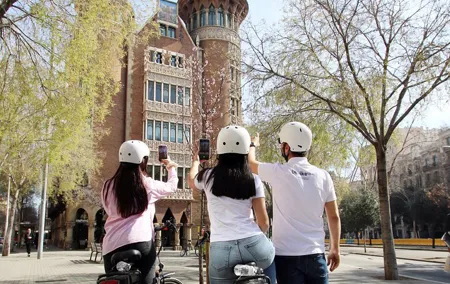 Tapas Tasting Bike/E-Bike Tour in Barcelona