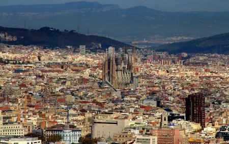 Private 8 hours Tour of Barcelona with driver and official tour guide