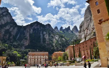 Full Day Private Tour of Montserrat and Winery from Barcelona with pick up