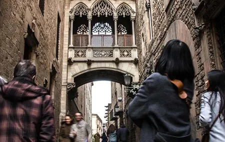 Explore Barcelona: Private Tour with Highlights, Gems & Tapa