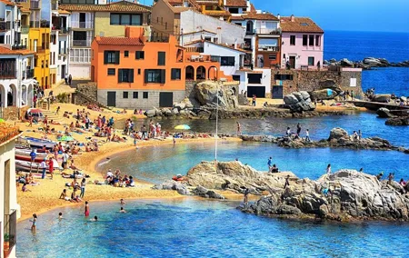 Girona and Costa Brava Private Tour with Pickup from Barcelona