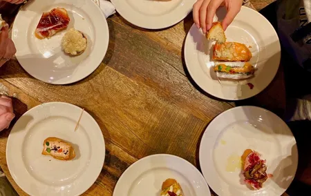 Barcelona Historic Walking Tour and Food Experience