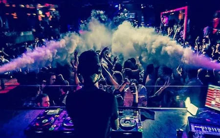 Restaurant & Top nightclub package