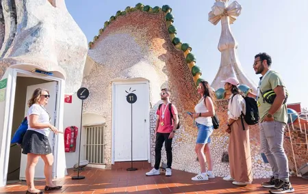 Sagrada Familia & Casa Batllo Guided Tour with Fast Track Access