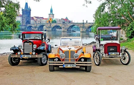 1 hour Old timer Convertible Prague Sightseeing Tour