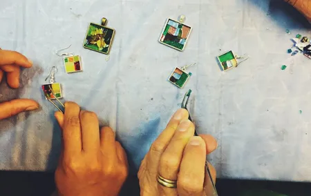 Create your own jewellery in GaudÃ-style