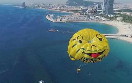 Pack Jet Ski sin licencia y Parasailing Tour en Barcelona