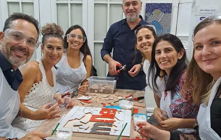 Teambuilding Barcelona: Create the logo of your company in mosaic