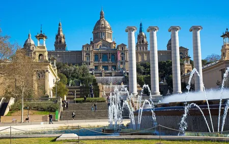 Full-Day Private Tour with Sagrada Familia and Paella