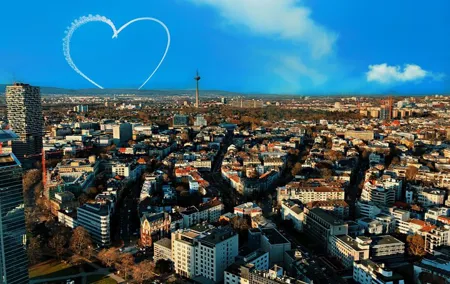 Luxury transport from/to Warsaw - Frankfurt / Intern. Airport FRA by private car