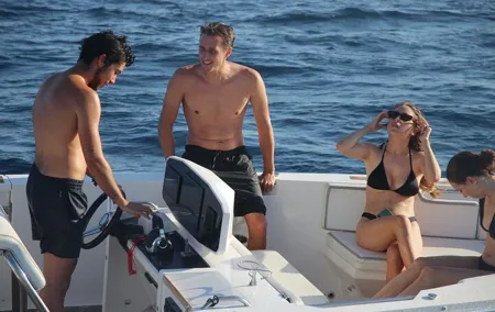 Novurania Yacht: Private Motor Speed Boat in Barcelona