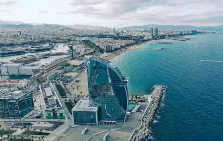 Architectural Barcelona: Private Tour with a Local Expert