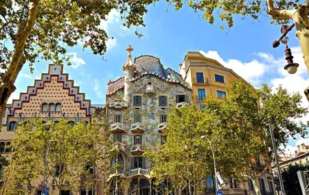 Private Full Day Walking City Tour in Barcelona