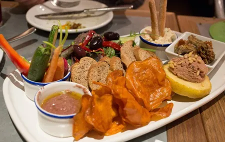 Private Tour in Barcelona of the local food culture with a local