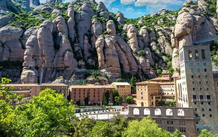 Barcelona To Montserrat Premium Guided Tour All Tickets Included
