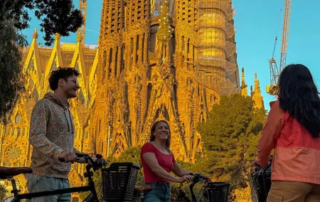 Sunrise Bike Tour: Barcelona Before the Crowds