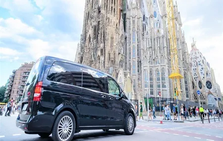 Barcelona City + Sitges Tour