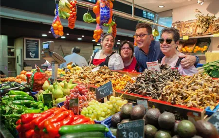 Private Barcelona Market Tour & Paella Cooking Class with Josh