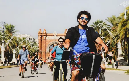 Private Barcelona Bike Tour, Gaudi's Art and Medieval Districts with Local Guide