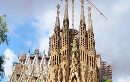 Two Hours Quick Barcelona Private Tour with Hotel Pick up