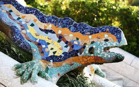 Park Guell & Gaudi houses tour with Modern Style expert Guide