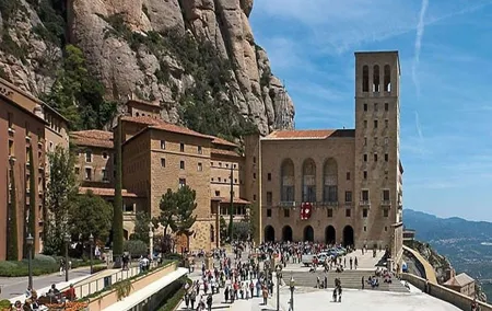 Montserrat + Wine celler Penedés Tour