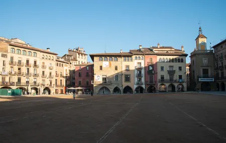 Private Full-Day Vic, Santapau and Besalú Tour
